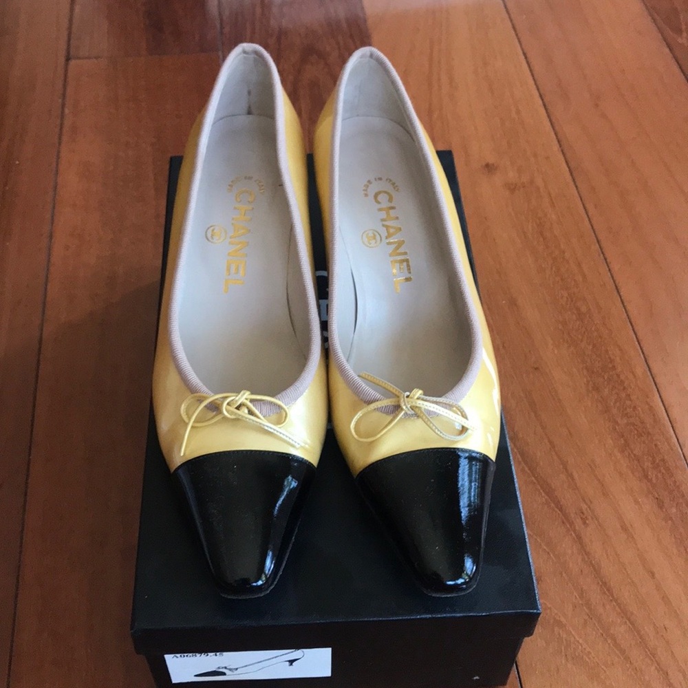 Vintage Chanel Patent Leather Kitten Heels